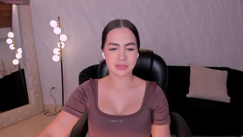 Snapshot of sabrinamontclair chatting on July 6, 8:22 pm Sabrina M online show from July 6, 8:22 pm