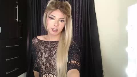 sabrinatshot online show from May 23, 3:49 pm