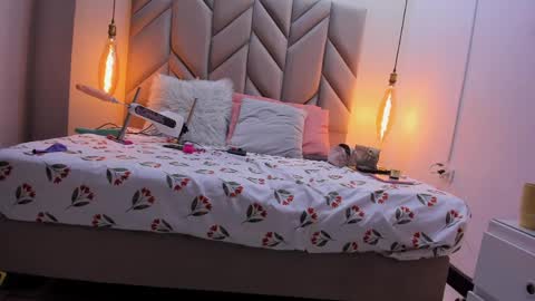 Sabrina Vantress online show from March 30, 4:46 am