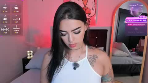 Snapshot of sabrinna_voss chatting on June 10, 9:35 pm sabrinna online show from June 10, 9:35 pm