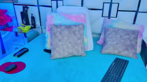 Sabrinna online show from December 2, 7:20 pm