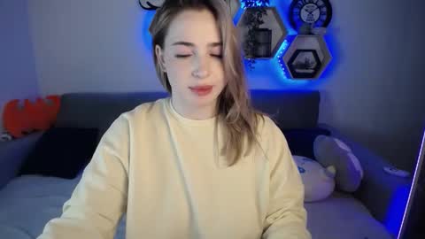 Sabrina Violet online show from December 15, 12:38 pm