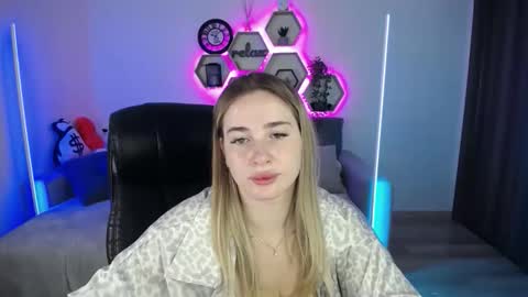 Sabrina Violet online show from September 15, 8:03 am