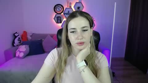Sabrina Violet online show from March 31, 8:04 am
