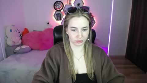 Sabrina Violet online show from May 5, 8:11 am