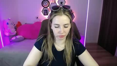 Sabrina Violet online show from May 6, 8:08 am