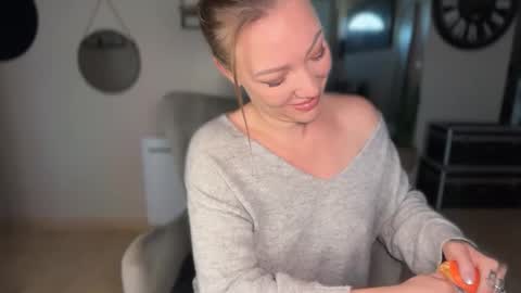 sacha__xx online show from March 13, 6:42 am