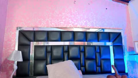 Snapshot of sacha_malala chatting on October 28, 7:16 pm Sacha Malala online show from October 28, 7:16 pm