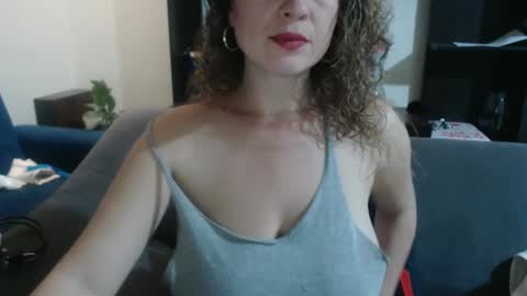 sacrletardiente online show from February 22, 1:57 pm