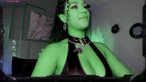 Snapshot of sade_jackson1 chatting on May 10, 5:23 am Sophie online show from May 10, 5:23 am