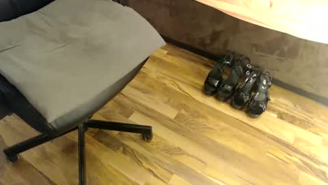 Snapshot of sadisfaction chatting on February 5, 6:15 pm sadisfaction online show from February 5, 6:15 pm