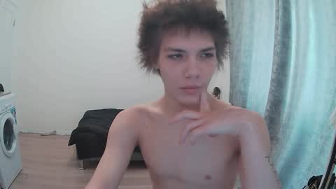 sadvetements online show from March 28, 7:30 am