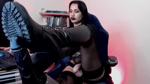 Snapshot of saeko_karin chatting on February 25, 8:51 pm Aly independent model online show from February 25, 8:51 pm