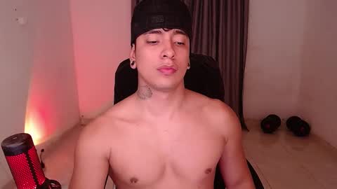 Snapshot of saenz_hotx chatting on December 23, 2:24 am saenz_hotx online show from December 23, 2:24 am