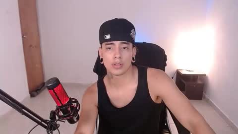 Snapshot of saenz_hotx chatting on September 21, 10:44 pm saenz_hotx online show from September 21, 10:44 pm