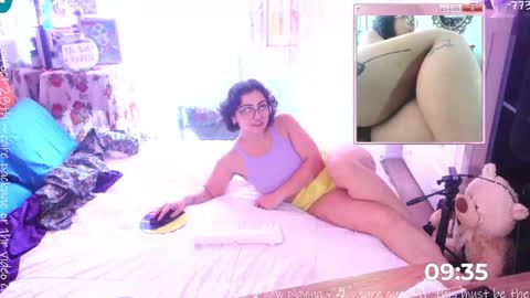 Snapshot of safaeri chatting on October 6, 7:44 pm Safa online show from October 6, 7:44 pm