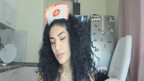 Snapshot of safari_xx chatting on November 18, 10:31 am Queen online show from November 18, 10:31 am
