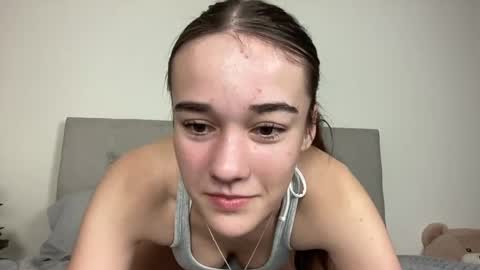 urs xxx content in my bio online show from April 18, 2:26 am