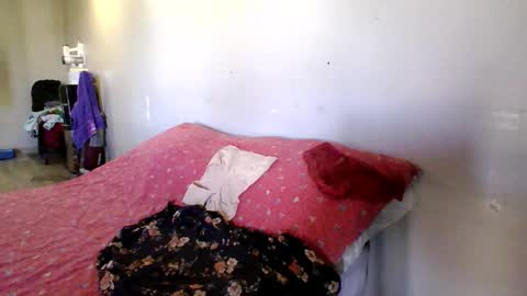 Snapshot of sagitariablossom chatting on February 18, 6:26 pm LatinaMamacita online show from February 18, 6:26 pm