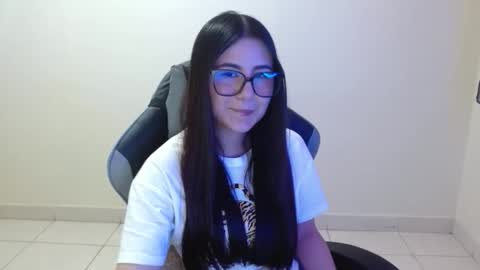 Sahaliefox  online show from October 20, 10:54 pm