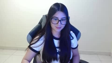 Sahaliefox  online show from October 30, 9:04 pm