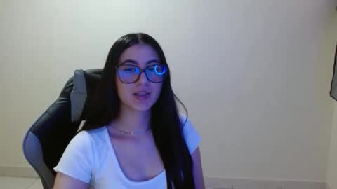 Sahaliefox  online show from November 27, 8:00 pm