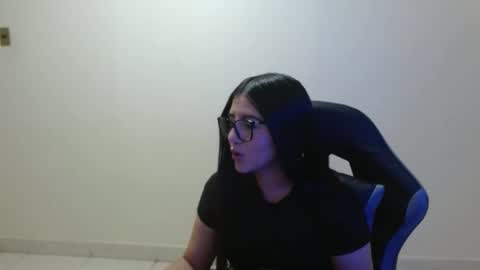 Sahaliefox  online show from March 26, 4:01 pm