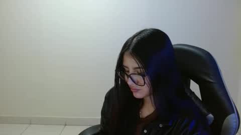 Sahaliefox  online show from May 11, 9:45 pm