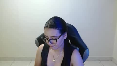 Sahaliefox  online show from May 14, 9:43 pm