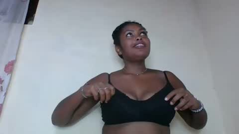 Snapshot of sahina93 chatting on March 6, 12:09 pm sahina93 online show from March 6, 12:09 pm