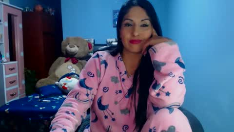 Snapshot of sahotlove1 chatting on February 26, 6:01 am Karina online show from February 26, 6:01 am