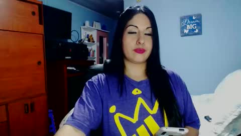 Snapshot of sahotlove1 chatting on May 14, 1:01 am Karina online show from May 14, 1:01 am