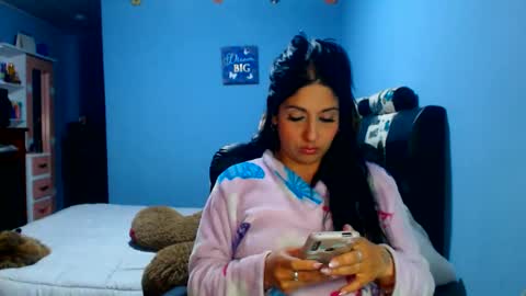 Snapshot of sahotlove1 chatting on May 20, 1:23 am Karina online show from May 20, 1:23 am