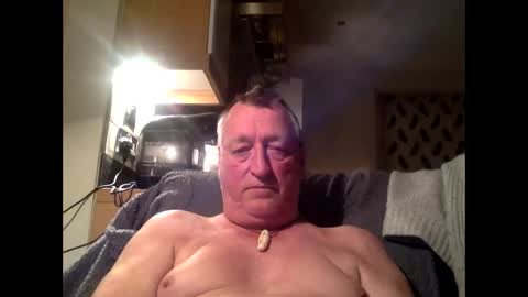 Snapshot of sail_naked chatting on December 27, 5:37 pm sail_naked online show from December 27, 5:37 pm