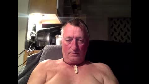 Snapshot of sail_naked chatting on February 8, 7:05 pm sail_naked online show from February 8, 7:05 pm