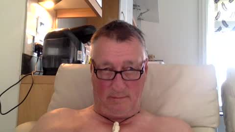 Snapshot of sail_naked chatting on July 18, 3:49 pm sail_naked online show from July 18, 3:49 pm