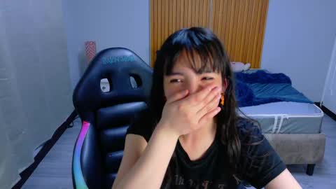 Snapshot of sailor_moon07 chatting on May 10, 6:51 am sailor online show from May 10, 6:51 am