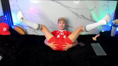 Snapshot of saimonvela chatting on October 17, 1:31 am Juan online show from October 17, 1:31 am