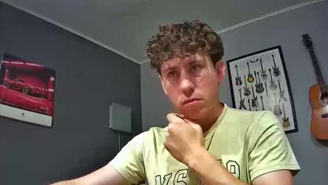 Snapshot of saint_nott chatting on December 13, 9:09 pm saint_nott online show from December 13, 9:09 pm