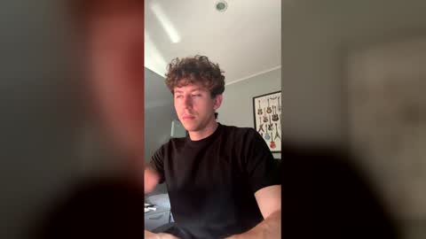 Snapshot of saint_nott chatting on February 22, 7:23 pm saint_nott online show from February 22, 7:23 pm