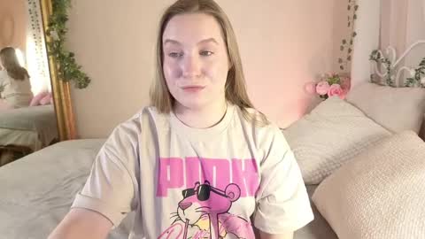 Snapshot of saint_trisha chatting on April 2, 8:17 pm Trisha online show from April 2, 8:17 pm