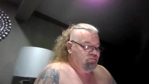 Snapshot of saintbeenadick chatting on April 4, 12:53 am saintbeenadick online show from April 4, 12:53 am