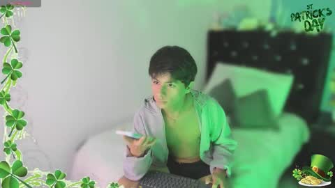 Snapshot of saintdangelo chatting on March 17, 12:41 pm Santi online show from March 17, 12:41 pm