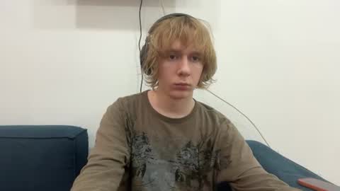 Snapshot of saintfawn chatting on August 3, 4:33 pm saintfawn online show from August 3, 4:33 pm