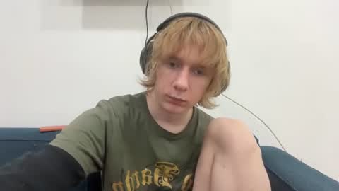 Snapshot of saintfawn chatting on August 4, 3:14 pm saintfawn online show from August 4, 3:14 pm