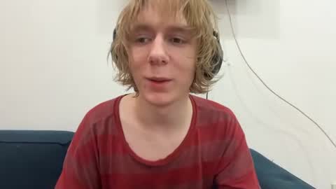 Snapshot of saintfawn chatting on August 8, 11:50 pm saintfawn online show from August 8, 11:50 pm