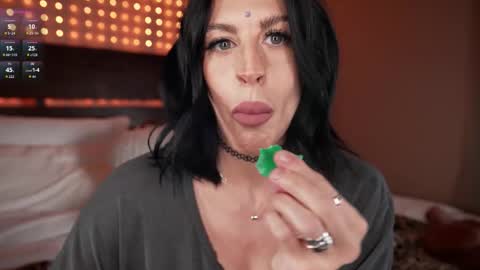 saintjade online show from November 3, 4:25 am