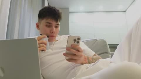 Roby online show from November 23, 1:16 am