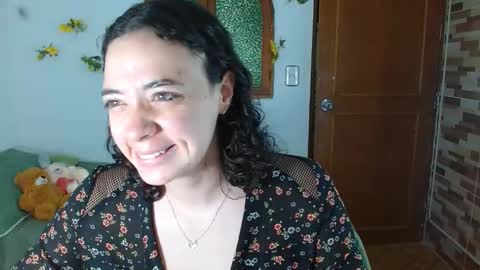 crisma online show from October 5, 9:02 pm