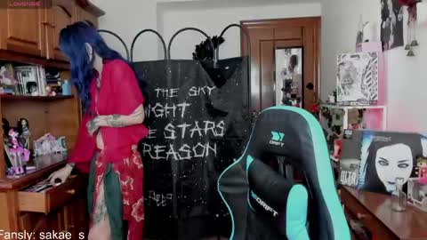    online show from April 21, 7:14 am